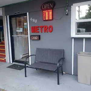 Metro 2*, Victoria Kanada