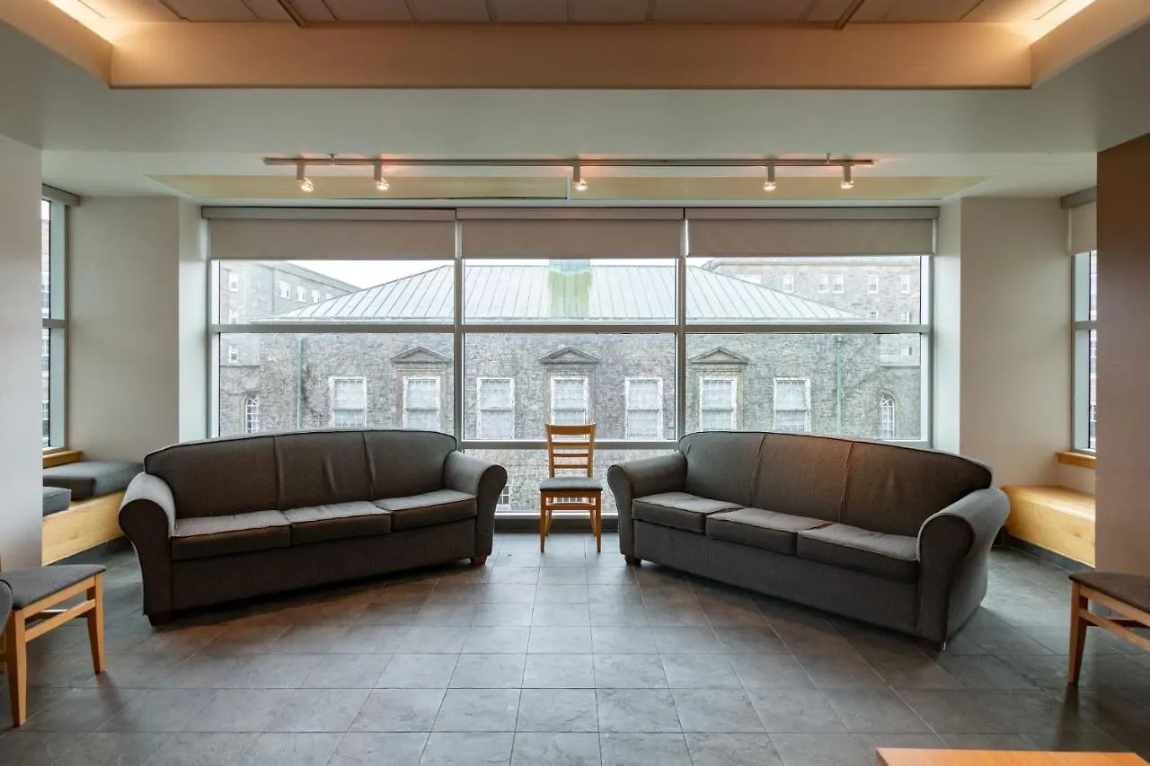 Dalhousie University 0*, Halifax